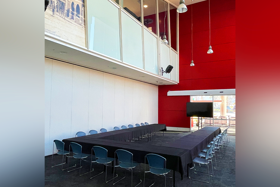 Gallery with U-shape tables and screen at the Shoalhaven Entertainment Centre